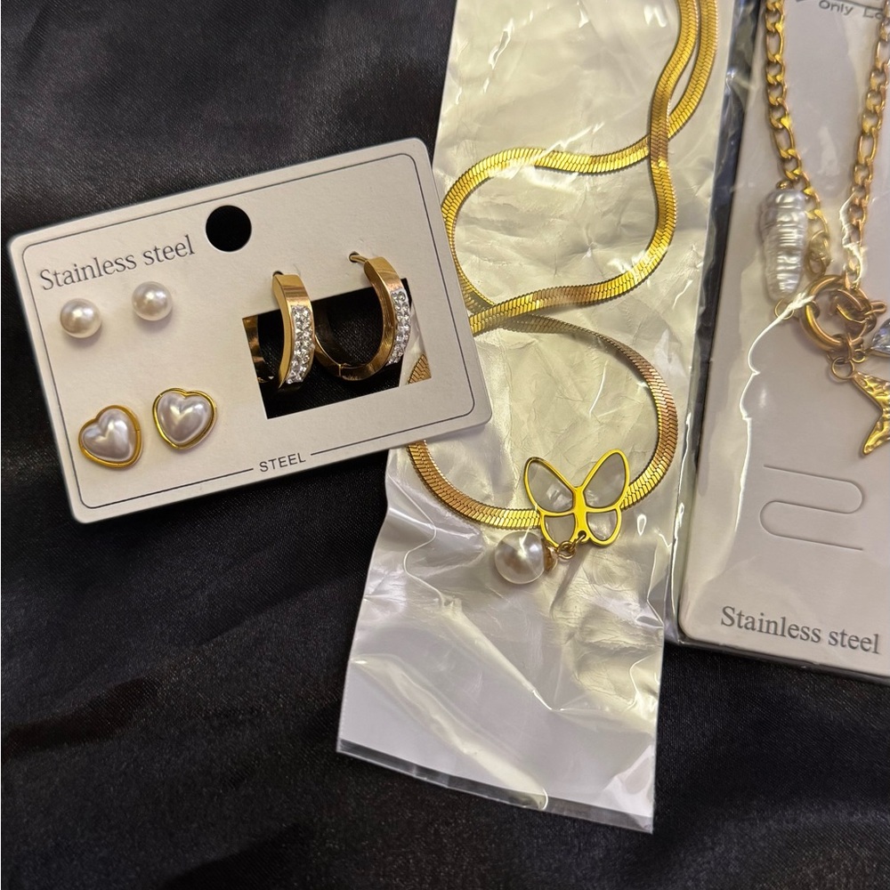 Elegant Gold and Silver Jewelry Set